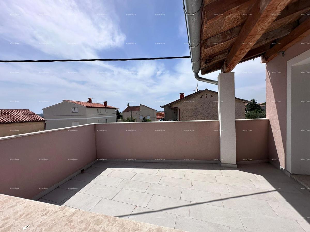 In vendita fantastica casa con tre appartamenti a Medulin!