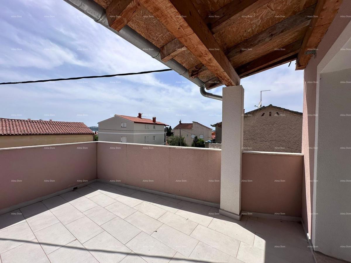 In vendita fantastica casa con tre appartamenti a Medulin!