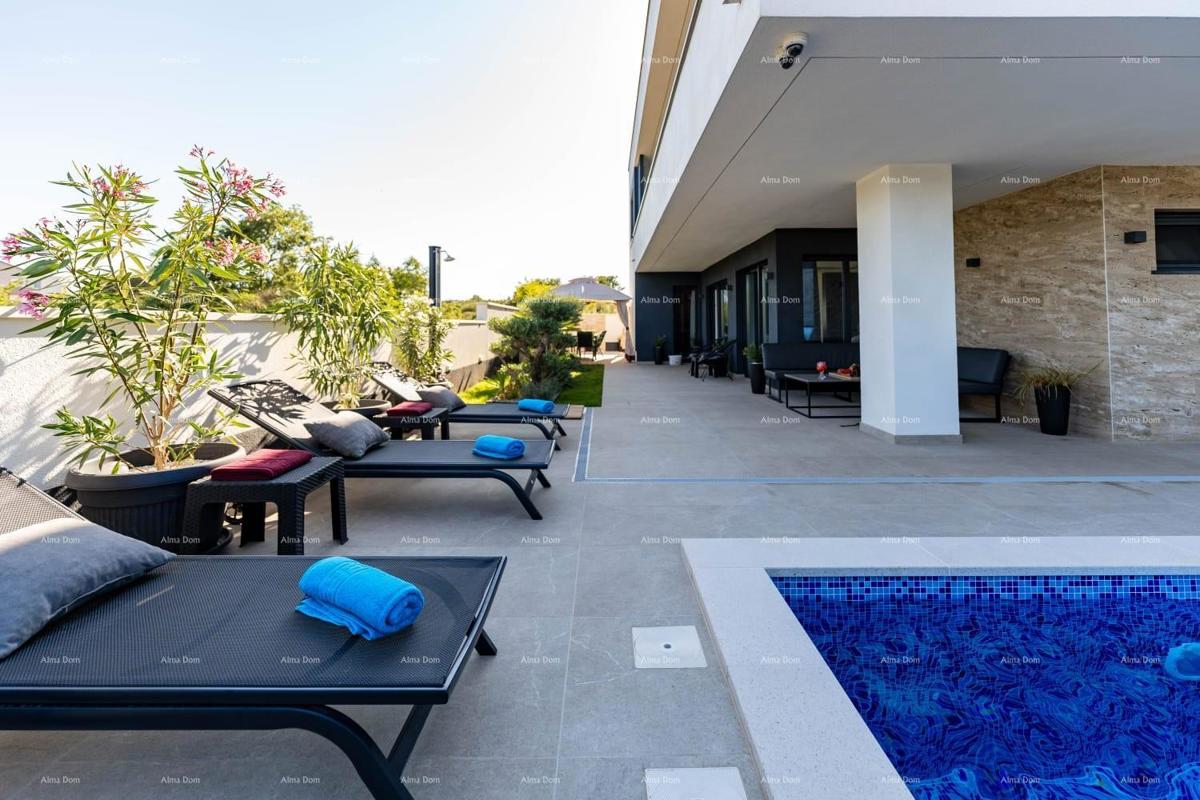 Casa moderna con piscina in un'ottima posizione, Medolino!