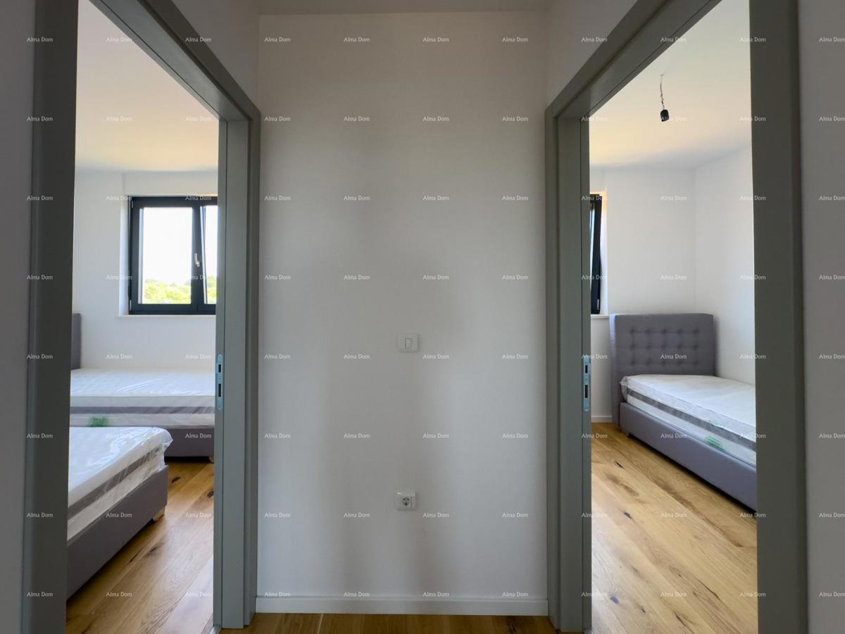 Appartamento spazioso a Pola con tre camere da letto e moderni comfort vicino al centro città