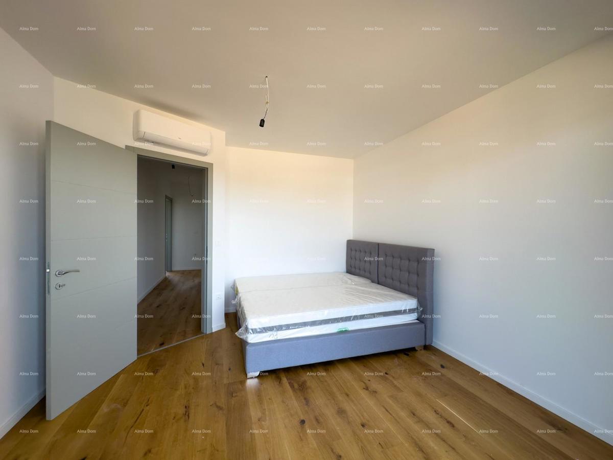 Appartamento spazioso a Pola con tre camere da letto e moderni comfort vicino al centro città