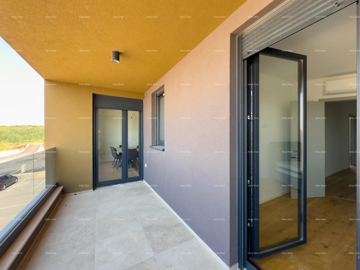 Appartamento spazioso a Pola con tre camere da letto e moderni comfort vicino al centro città