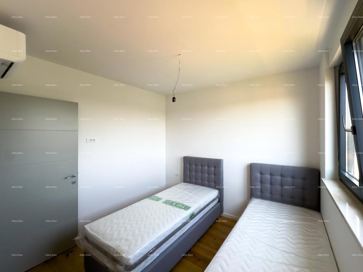 Appartamento spazioso a Pola con tre camere da letto e moderni comfort vicino al centro città