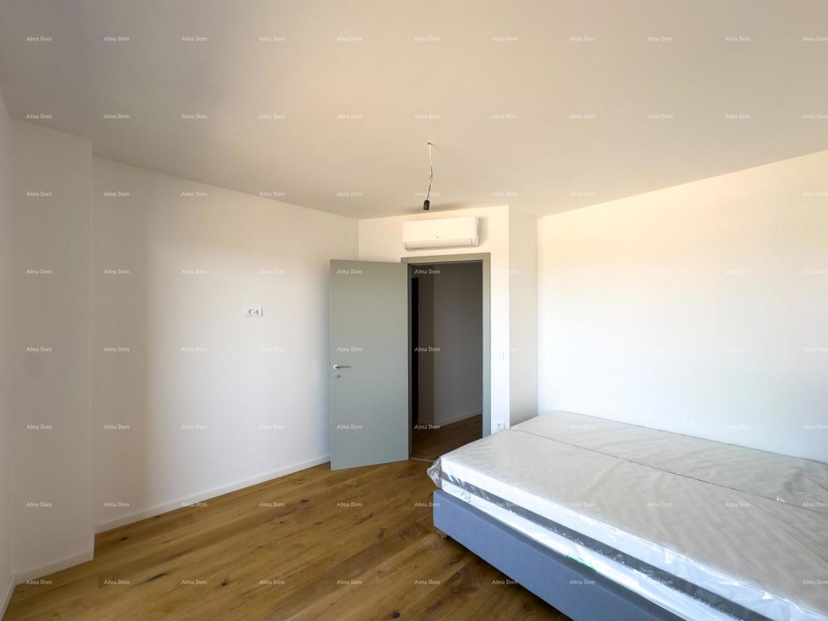 Appartamento spazioso a Pola con tre camere da letto e moderni comfort vicino al centro città