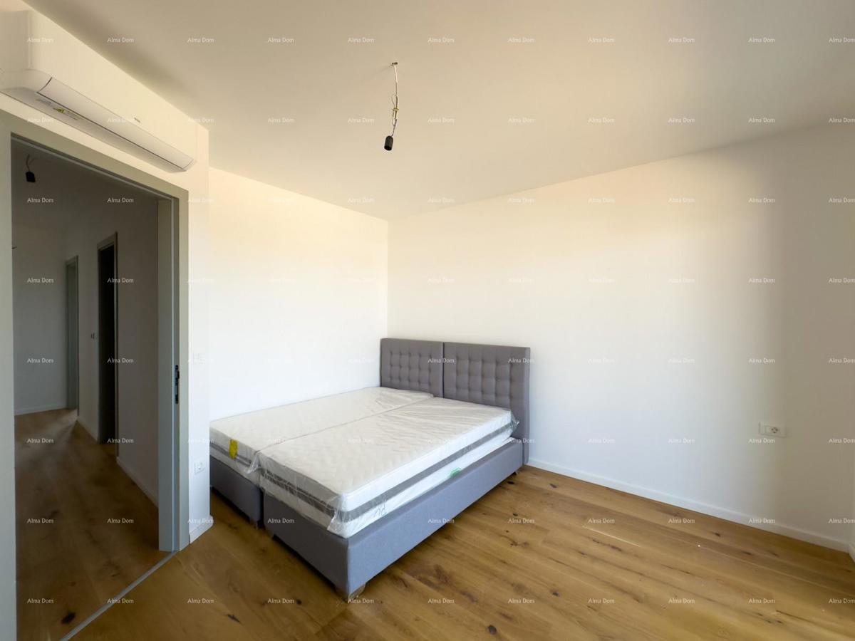 Appartamento spazioso a Pola con tre camere da letto e moderni comfort vicino al centro città