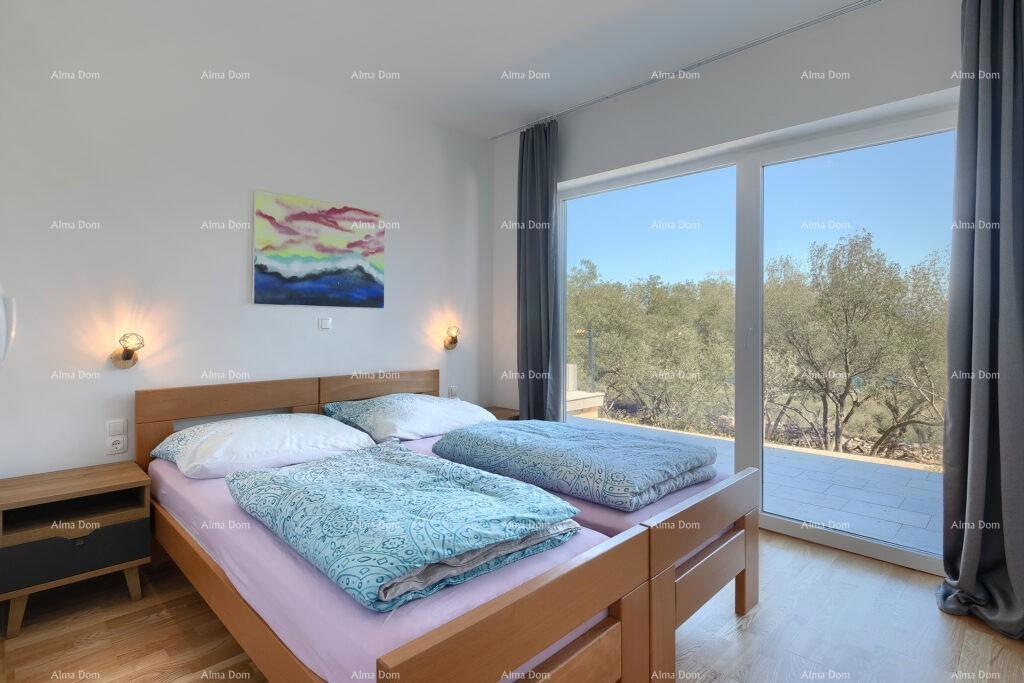 Raša, moderna villa con piscina riscaldata e vista mare