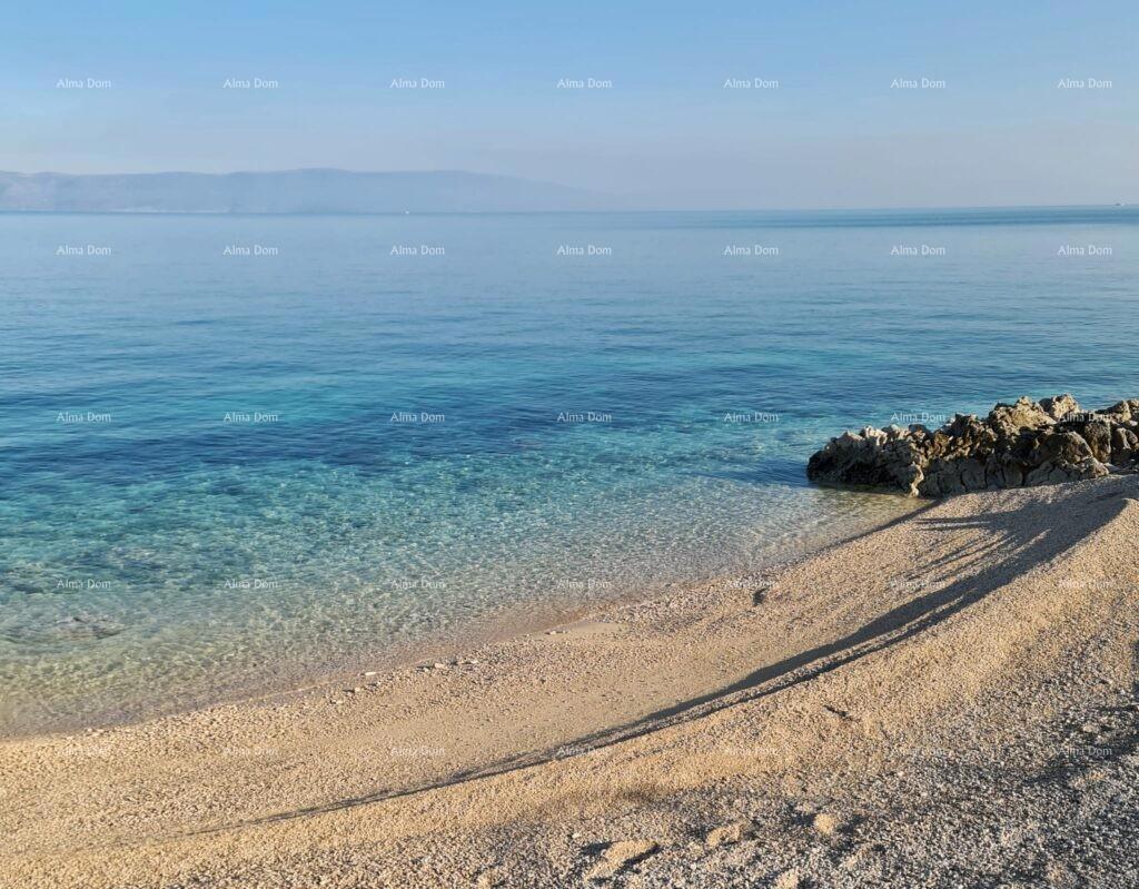 Raša, moderna villa con piscina riscaldata e vista mare