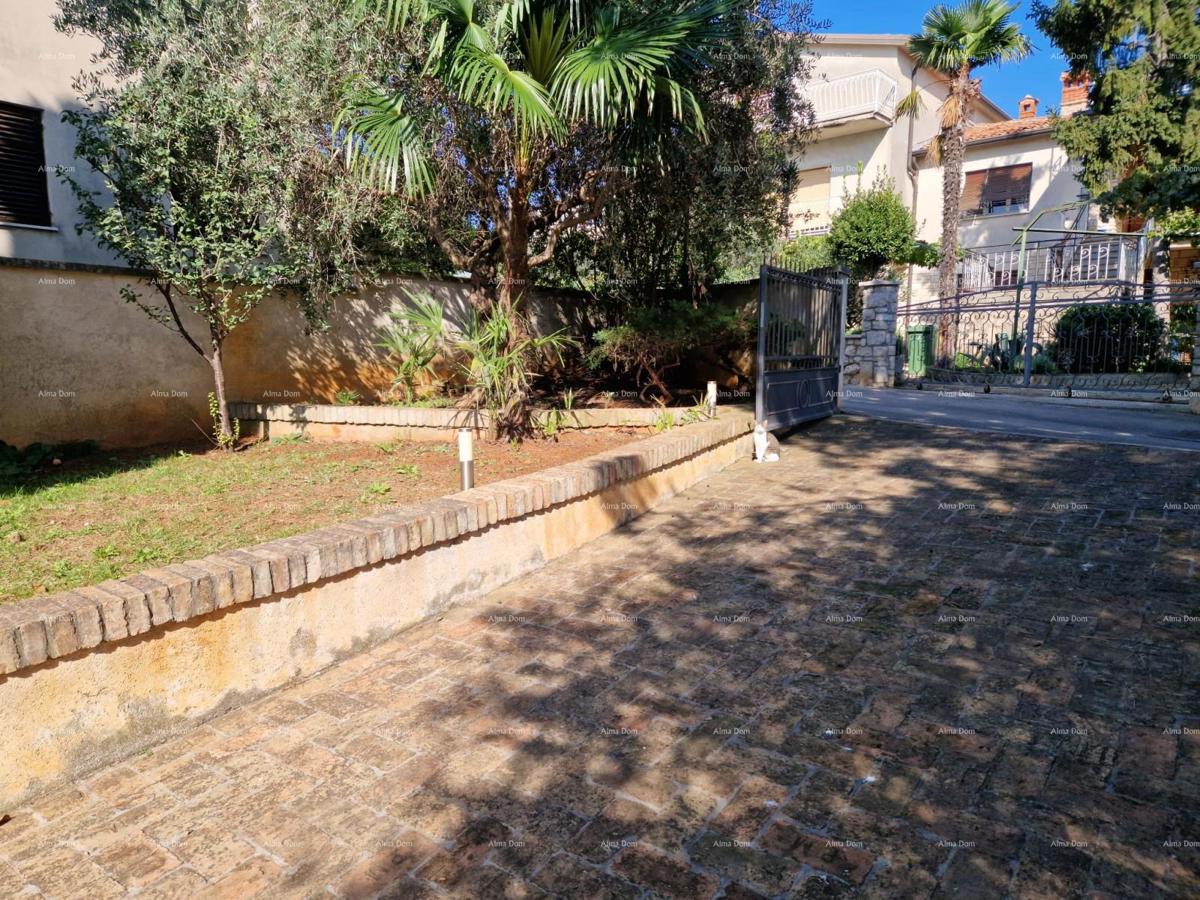 UMAGO - Spaziosa casa con ampio giardino, prima fila al mare