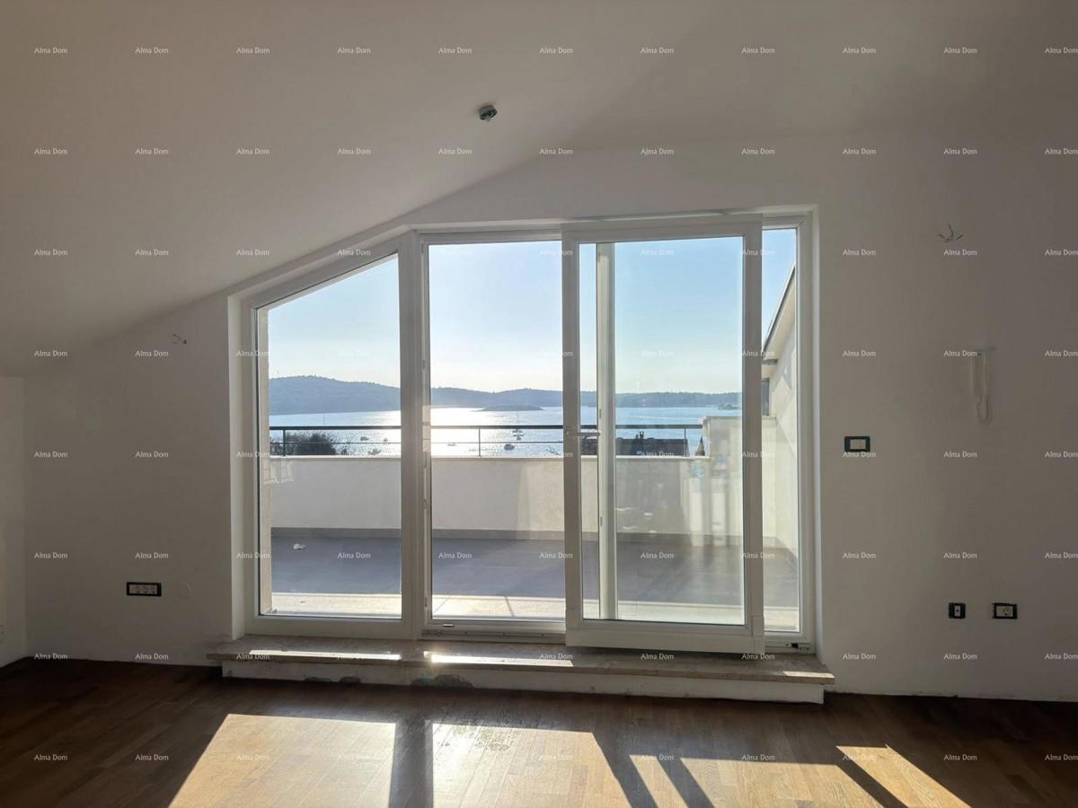 MEDULIN – attico con vista mare, a 150 m dalla costa