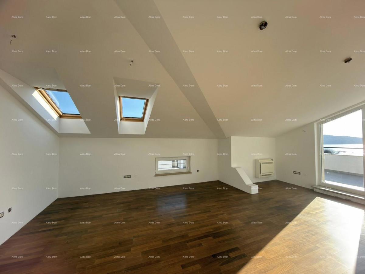 MEDULIN – attico con vista mare, a 150 m dalla costa