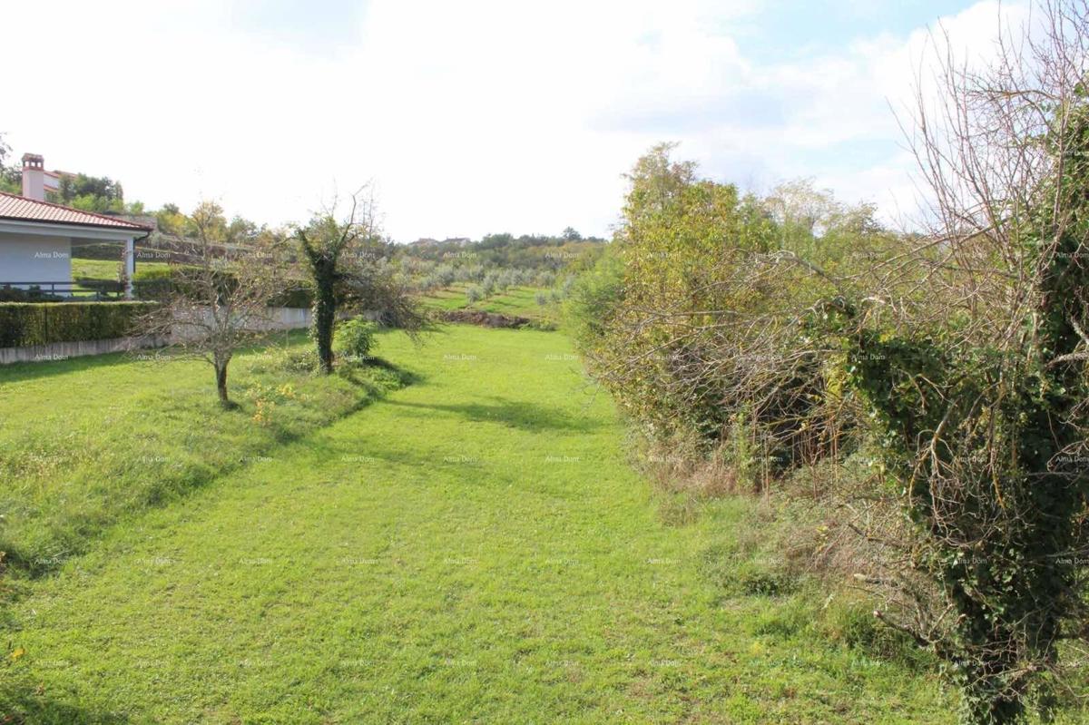 Pazin, proprietà familiare con due unità abitative e ampio giardino