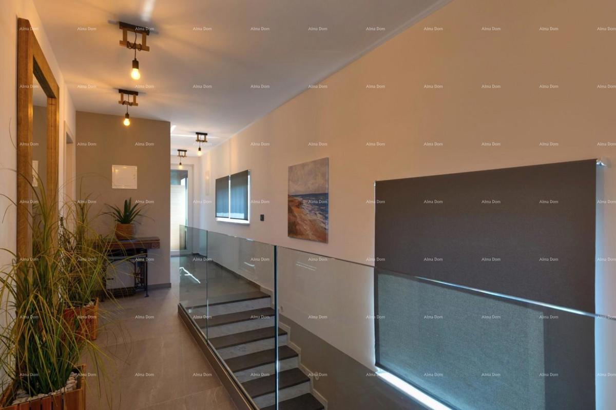 Villa moderna con piscina e sauna, Marčana!