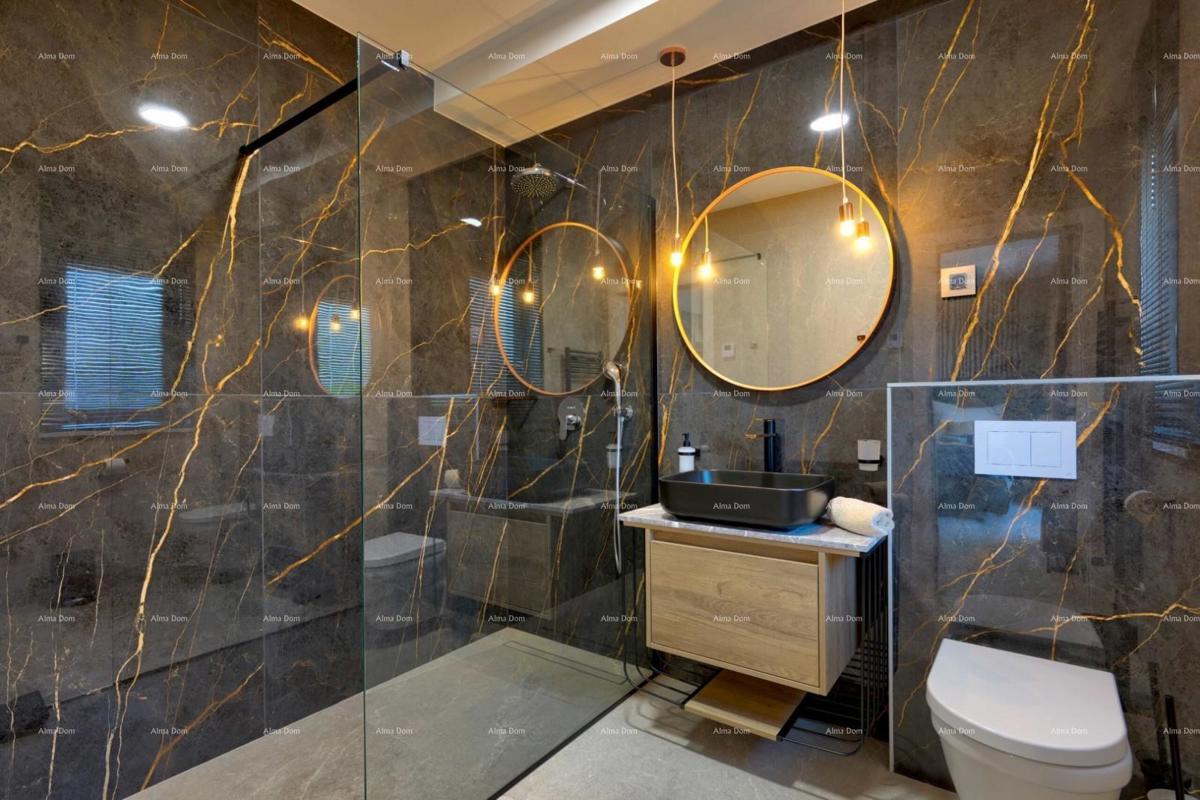 Villa moderna con piscina e sauna, Marčana!