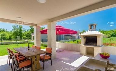 Bella villa in vendita, Marčana