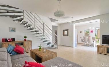 Bella villa in vendita, Marčana