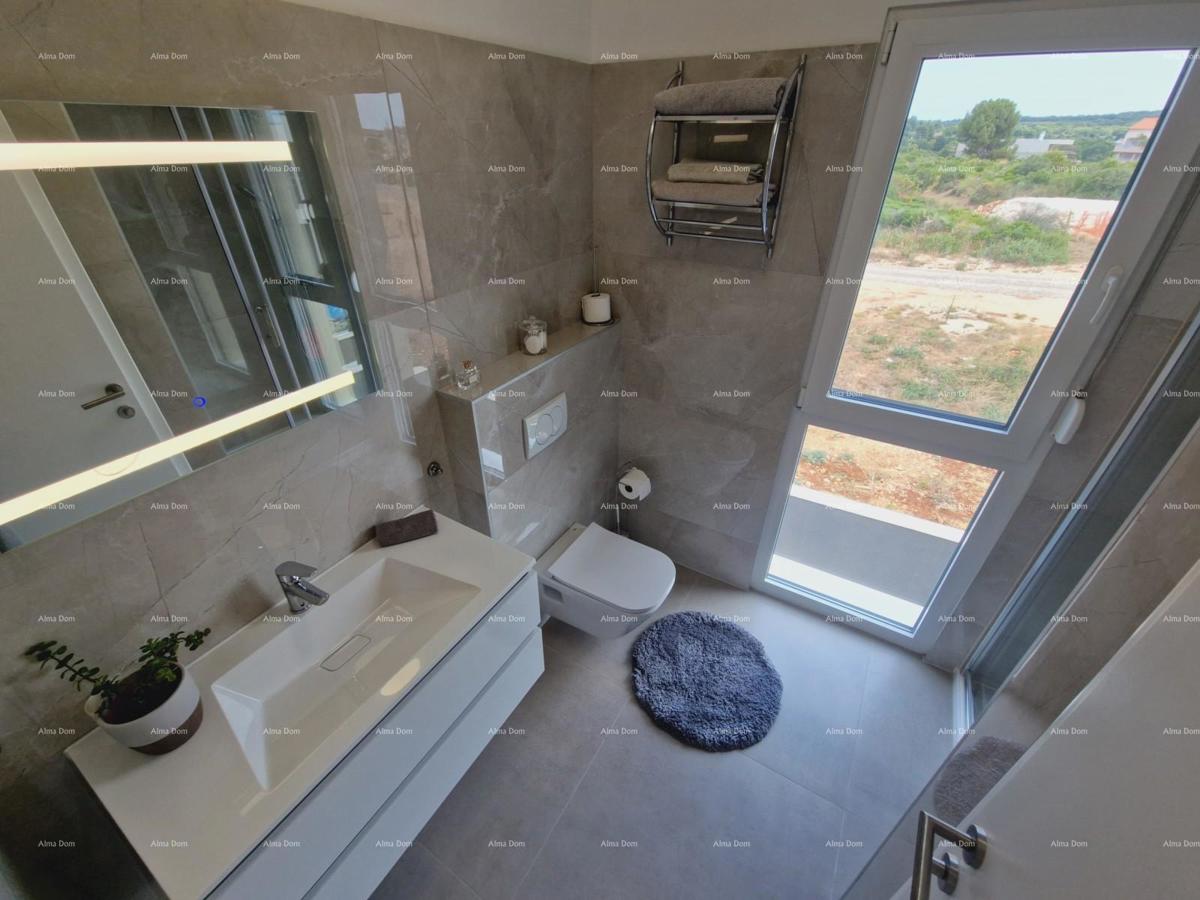 In vendita lussuosa villa a Medulin – 100 m dal mare