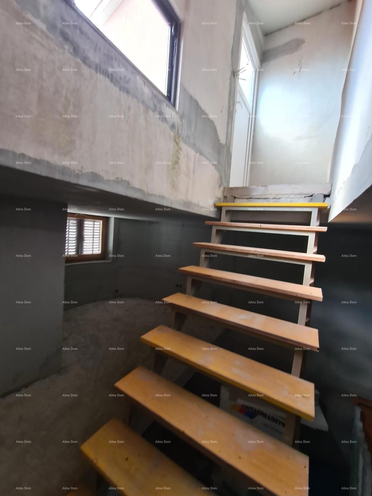 In vendita casa con due appartamenti – Fažana