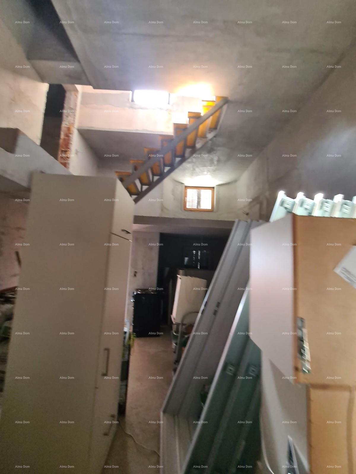 In vendita casa con due appartamenti – Fažana