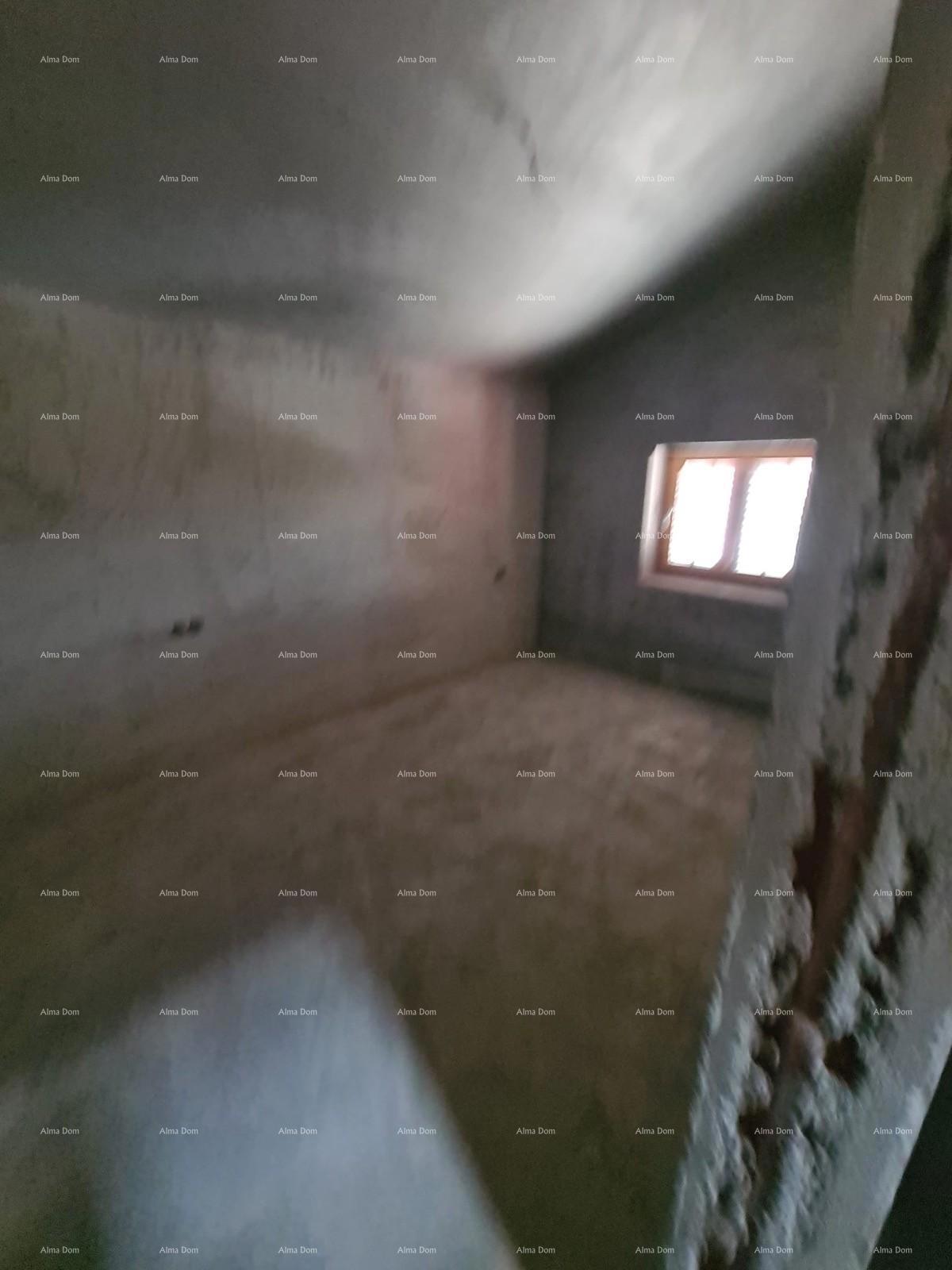 In vendita casa con due appartamenti – Fažana