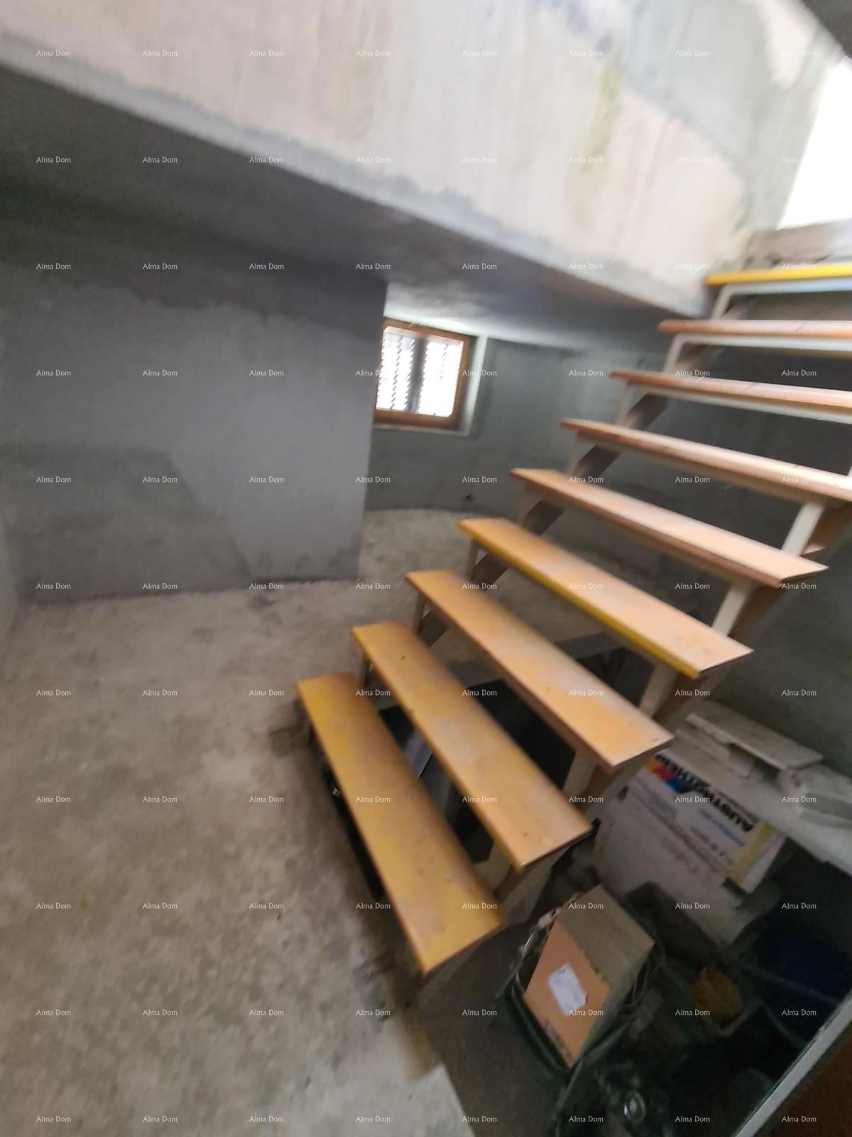 In vendita casa con due appartamenti – Fažana