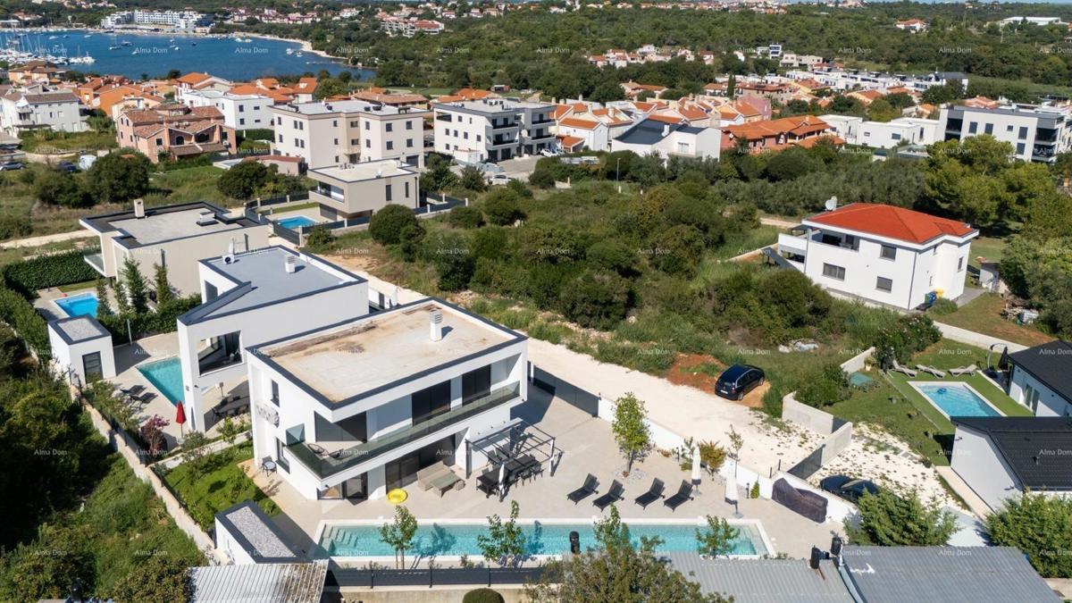 Vendita - villa nuova, moderna ed esclusiva con piscina, Volme, Pula!