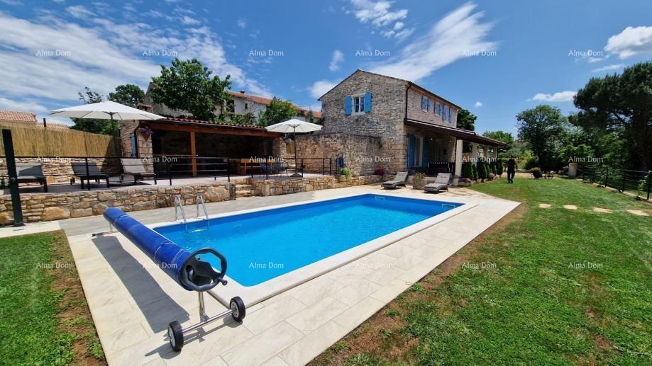 Sveti Lovreč, splendida villa in pietra con ampio giardino