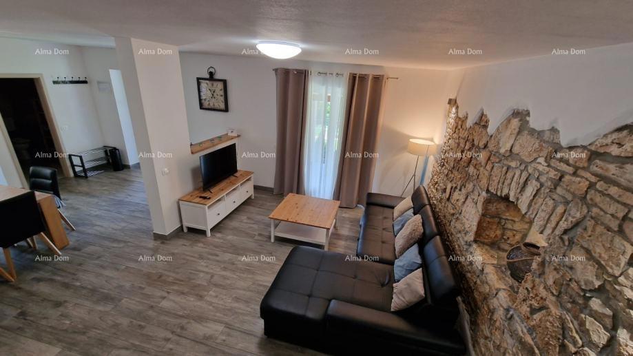 Sveti Lovreč, splendida villa in pietra con ampio giardino