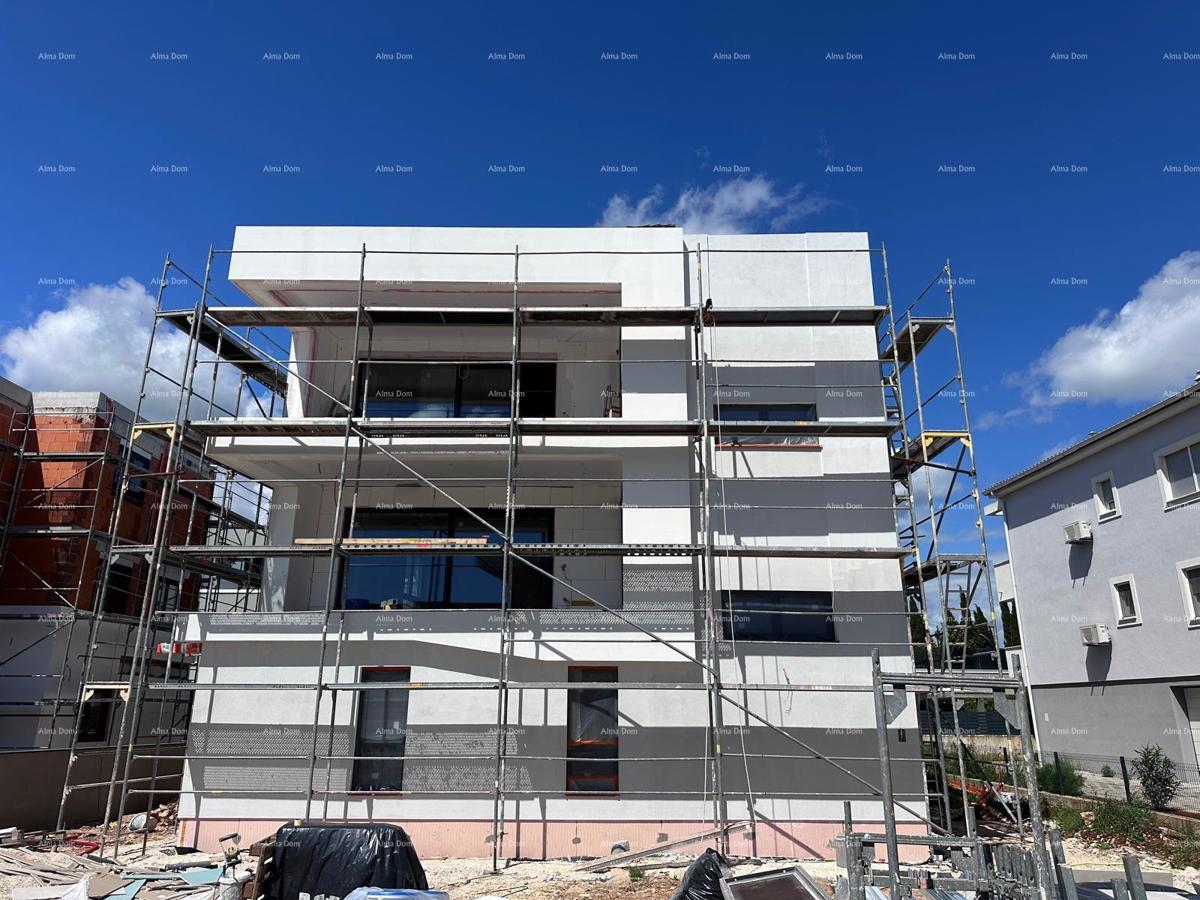 Vendita di un appartamento/penthouse in nuova costruzione con grande terrazza, Štinjan!