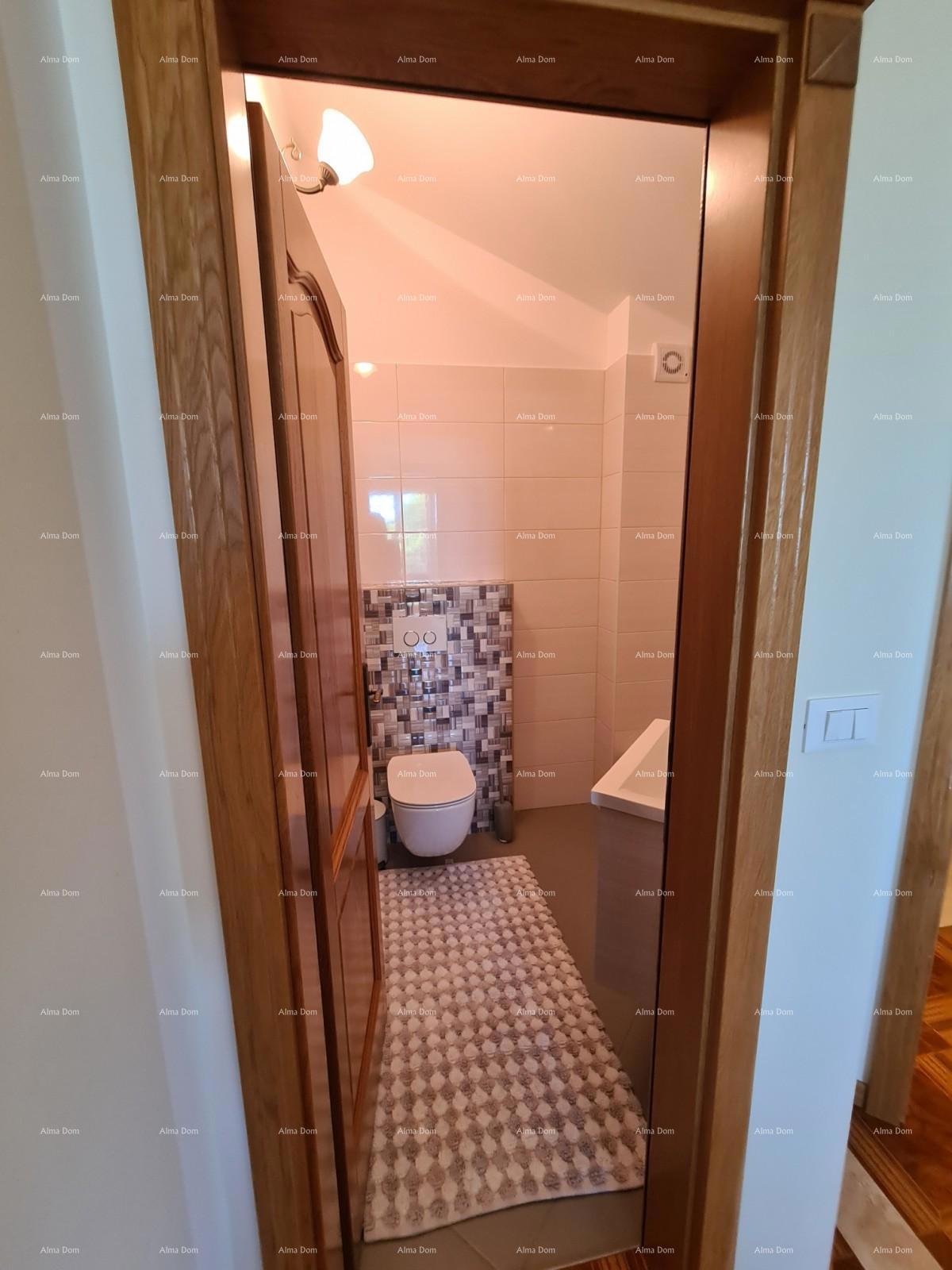 Appartamento su tre piani con terrazza sul tetto! A 100 metri dal mare.