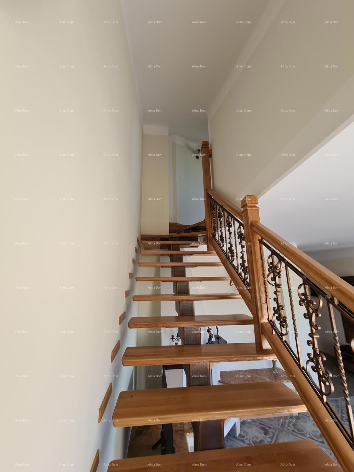 Appartamento su tre piani con terrazza sul tetto! A 100 metri dal mare.