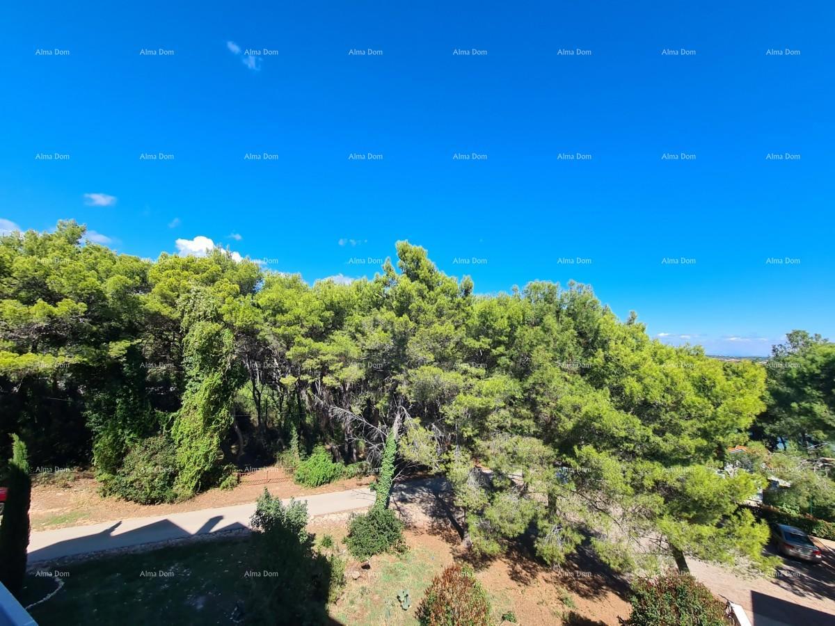 Appartamento su tre piani con terrazza sul tetto! A 100 metri dal mare.