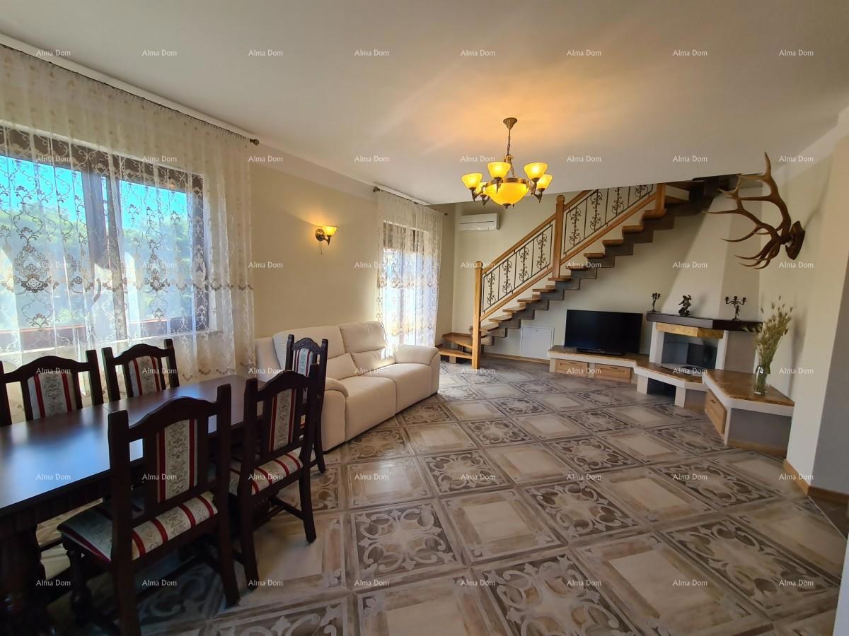 Appartamento su tre piani con terrazza sul tetto! A 100 metri dal mare.