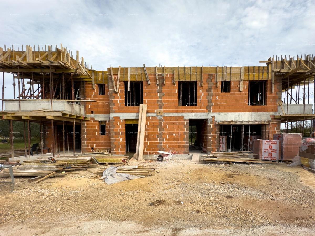 Vendiamo appartamento con garage e giardino in costruzione! Vicinanza al centro di Pola.