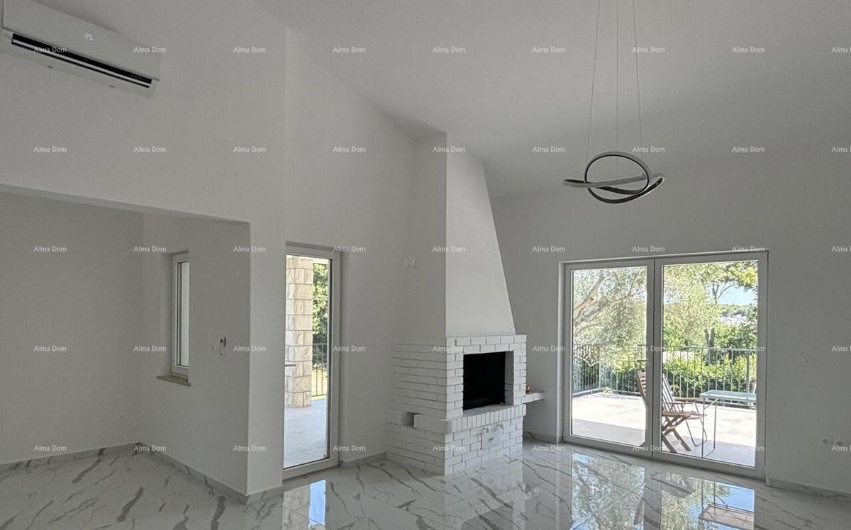 UMAG – Casa con piscina e tre appartamenti separati