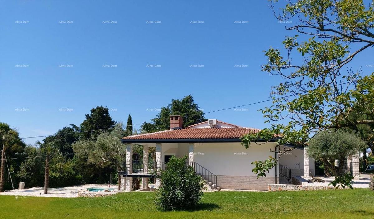 UMAG – Casa con piscina e tre appartamenti separati