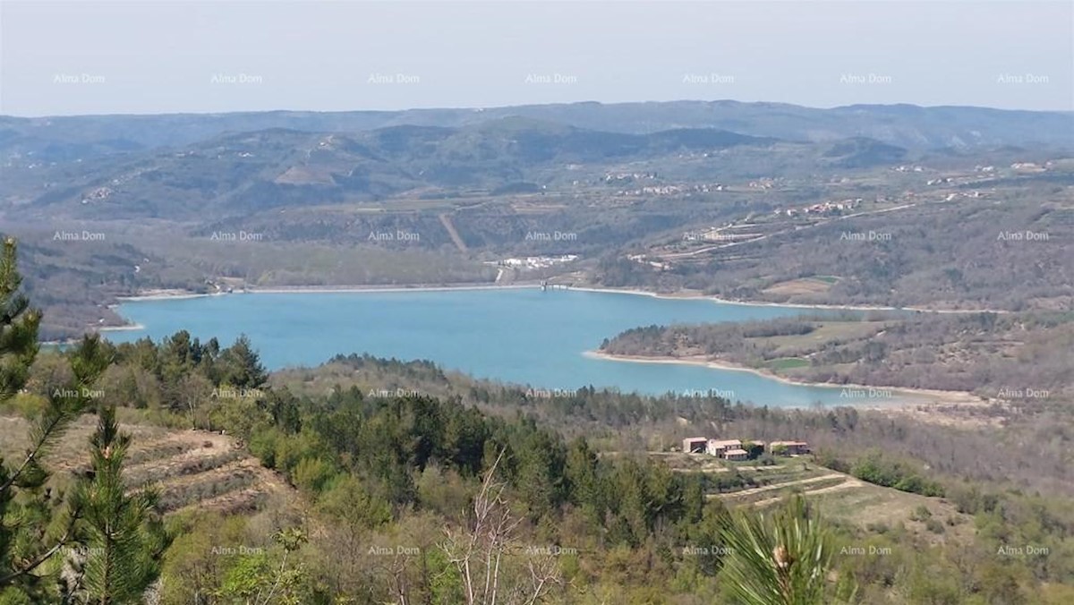 Attraente terreno edificabile - vista sul lago Butoniga