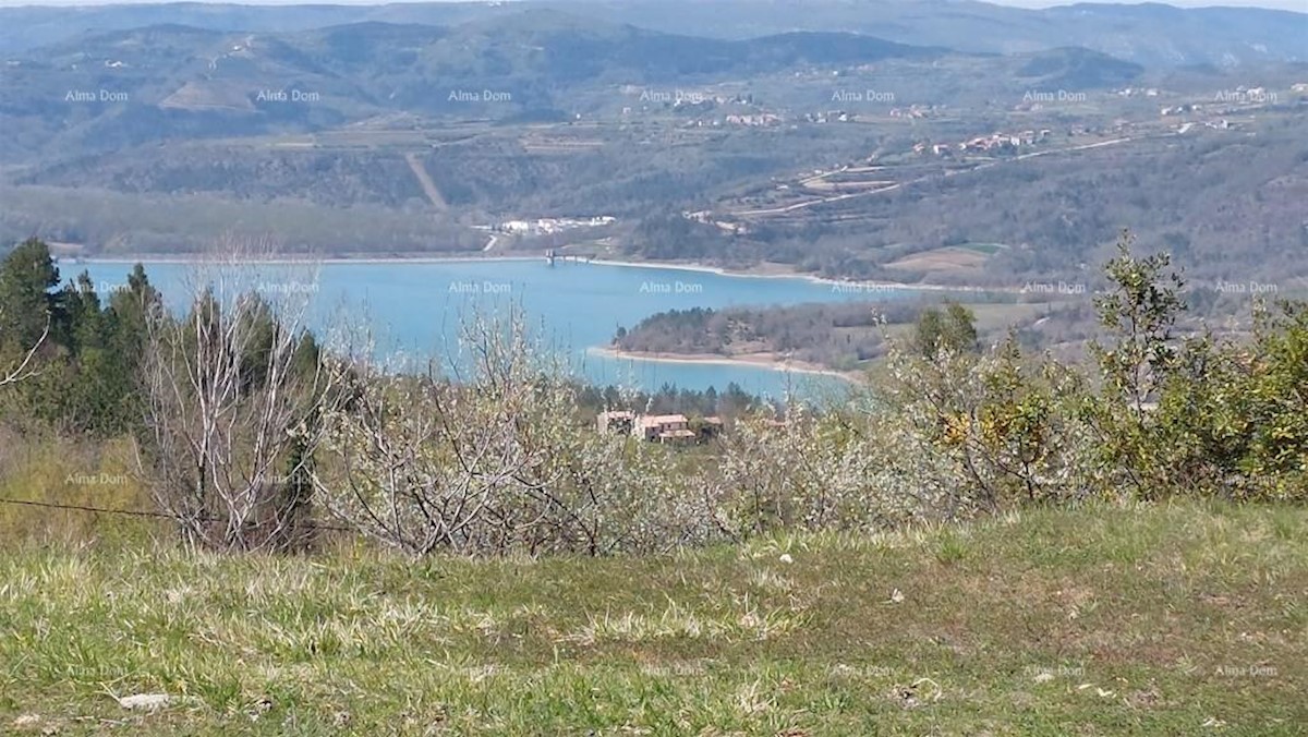 Attraente terreno edificabile - vista sul lago Butoniga