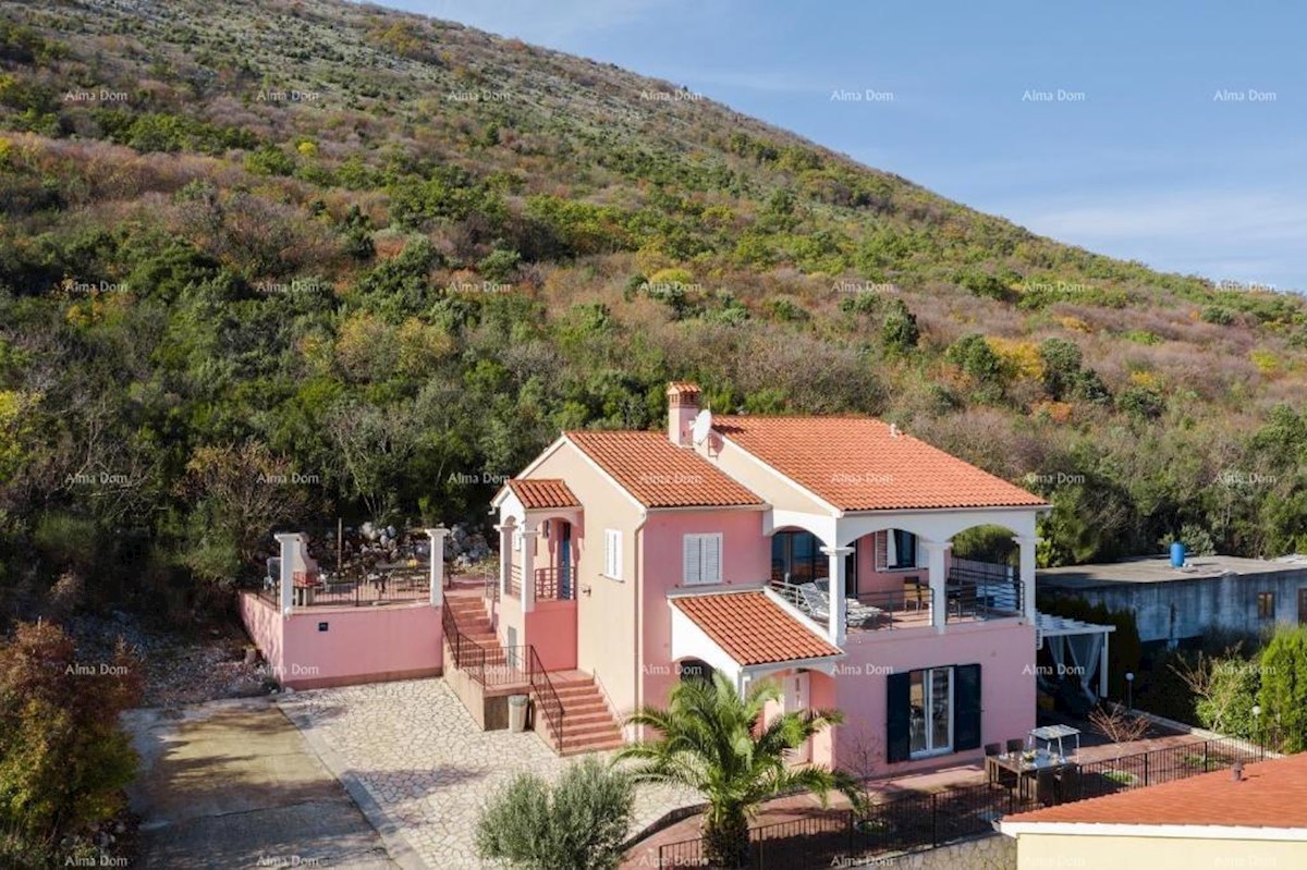 Vendere una bella casa con vista sul mare, Ravni!