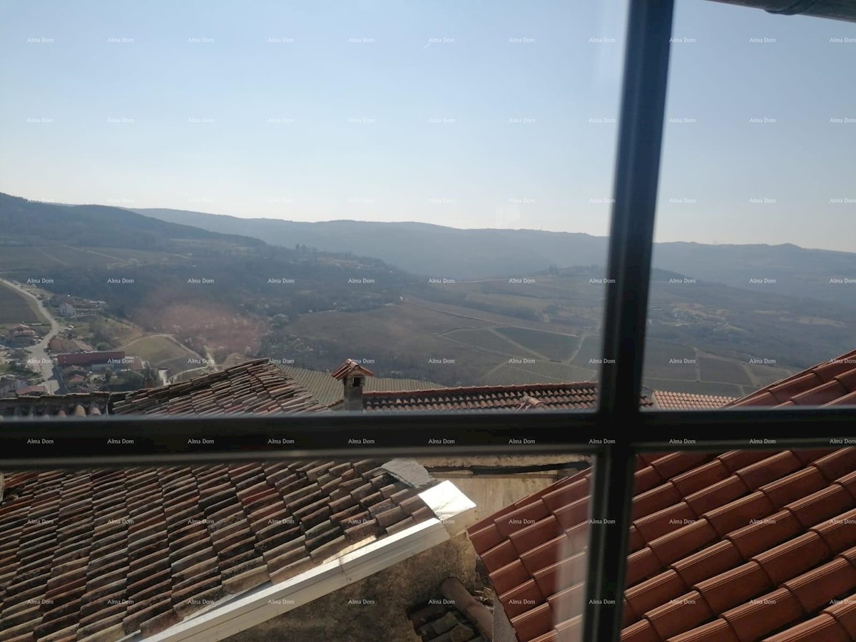 Casa istriana ristrutturata in pietra in vendita nel centro della bellissima cittadina istriana di Motovun