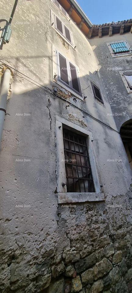 Grande casa in pietra istriana su tre piani in vendita, Buje!