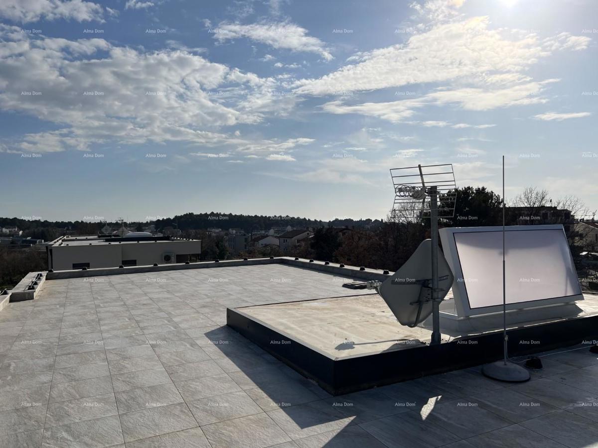 Poreč, un nuovo edificio situato nelle immediate vicinanze della nuova scuola elementare.