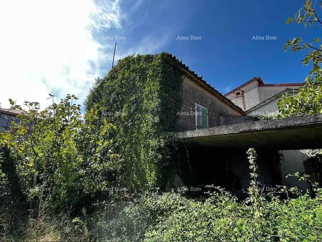 Vendita di una vecchia casa istriana con un grande terreno edificabile, Valbandon