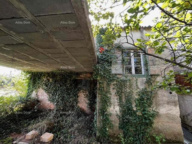 Vendita di una vecchia casa istriana con un grande terreno edificabile, Valbandon