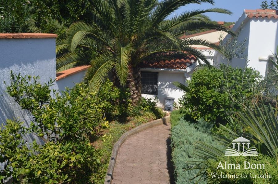 Una casa berlissima a Banjole con un giardino