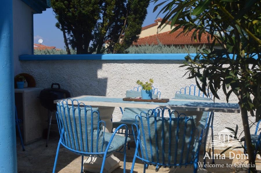 Una casa berlissima a Banjole con un giardino