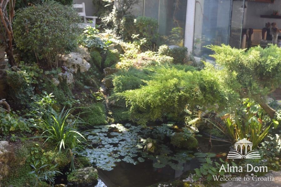 Una casa berlissima a Banjole con un giardino