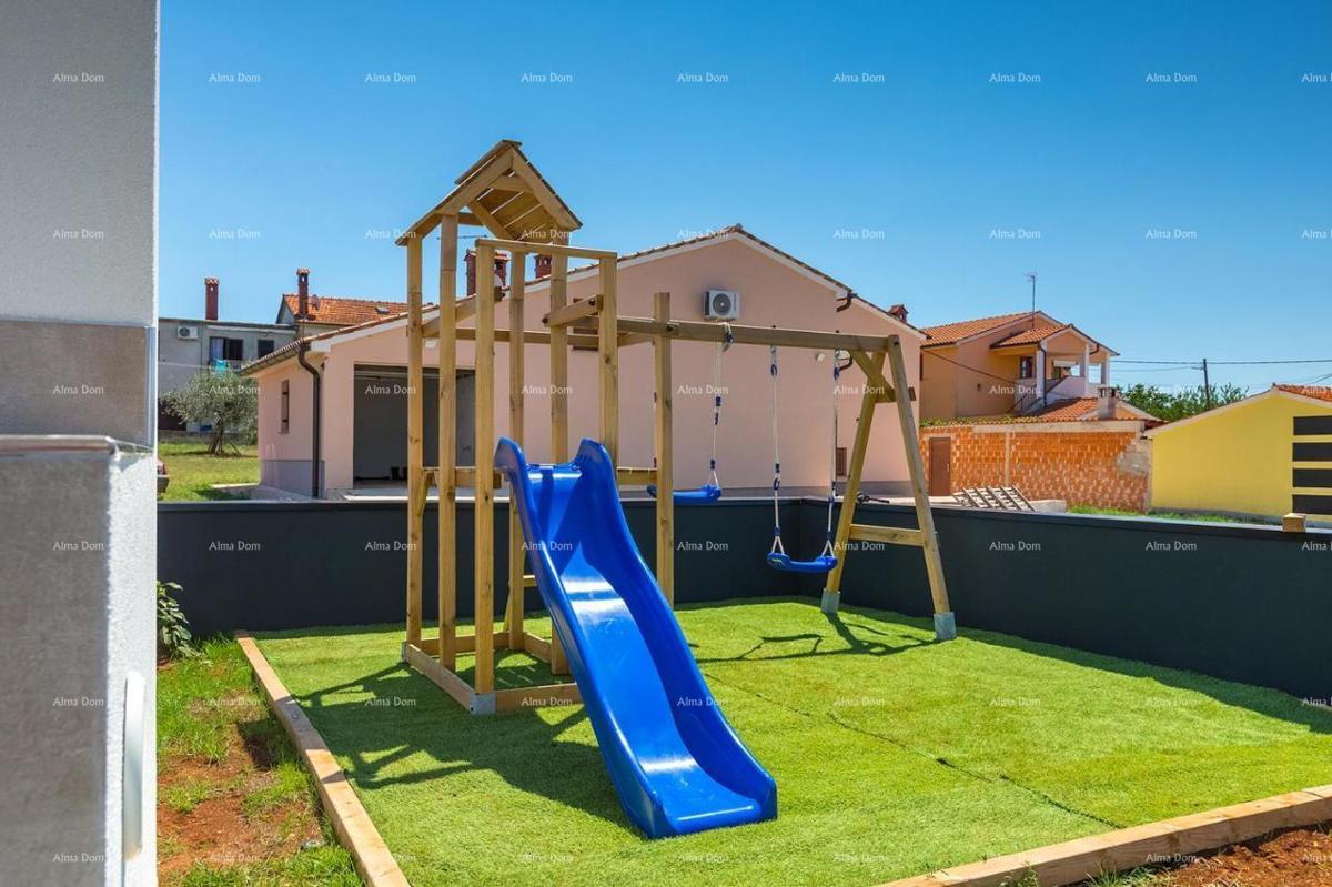 Pula Galižana. Villa con piscina, cucina all'aperto e vista mare.