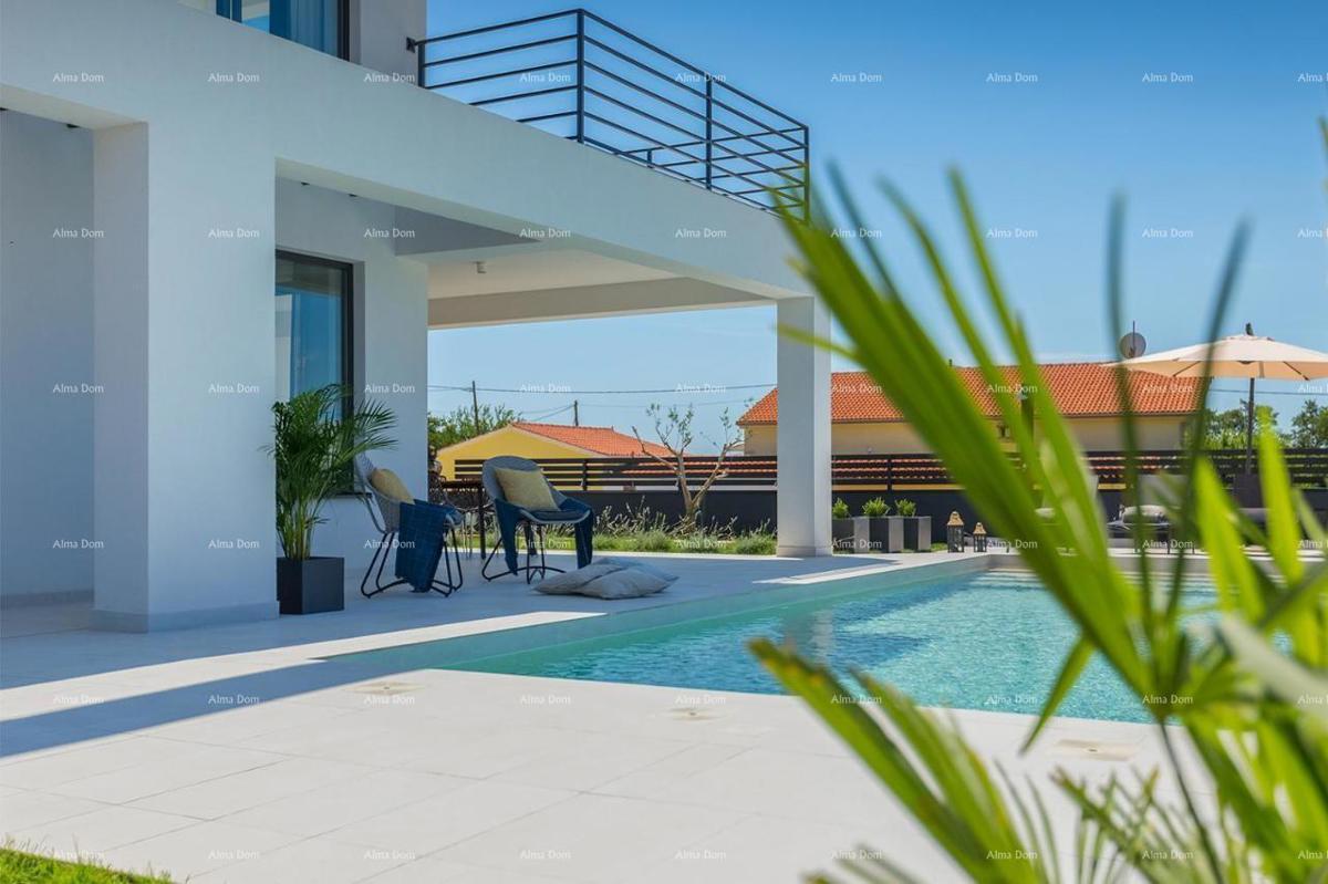 Pula Galižana. Villa con piscina, cucina all'aperto e vista mare.