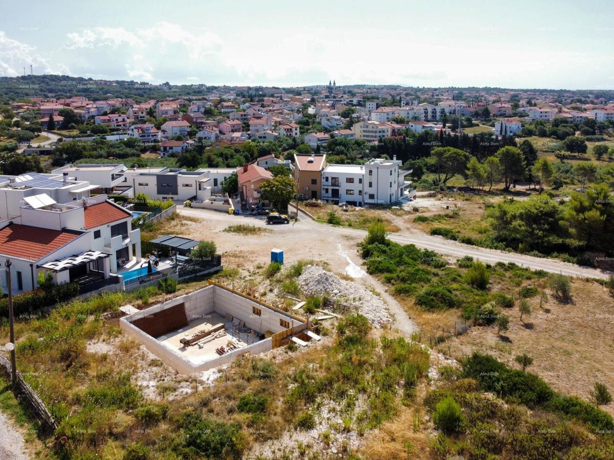 Medulin, Mukalba – Terreno edificabile con costruzione in corso.