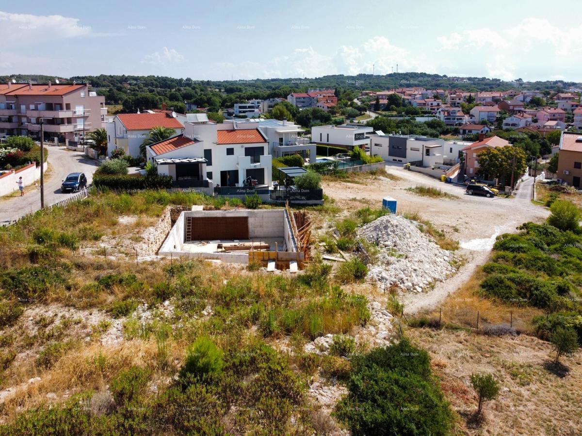 Medulin, Mukalba – Terreno edificabile con costruzione in corso.